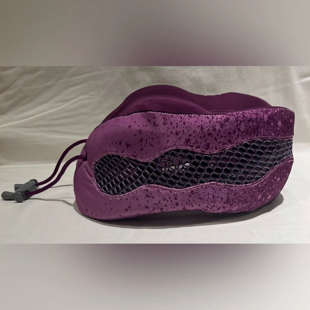 Cabeau Evolution Cool Memory Foam Travel Neck Pillow - Picture 4 of 8